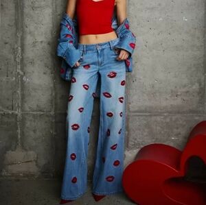 Alice + Olivia AMAZING JEAN THE LOVE CAPSULE